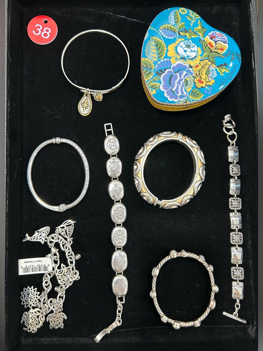 PREVIEW Brighton May 9th Live
Sets, Necklaces, Bracelets